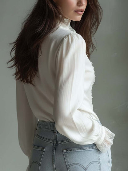 Élise – Dames Blouse met Kant en Ruches in Ivoorwit