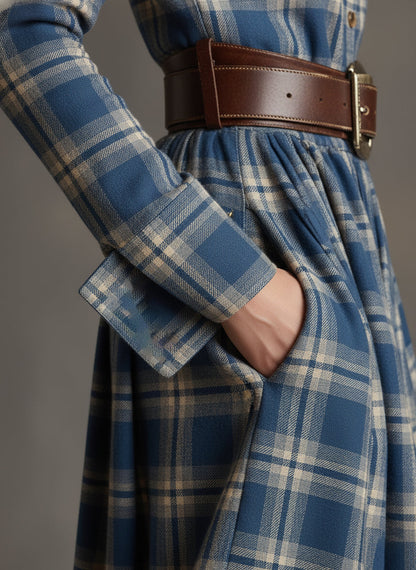 Damen Maxikleid mit Reverskragen und rotbraunem Karomuster inklusive Gürtel