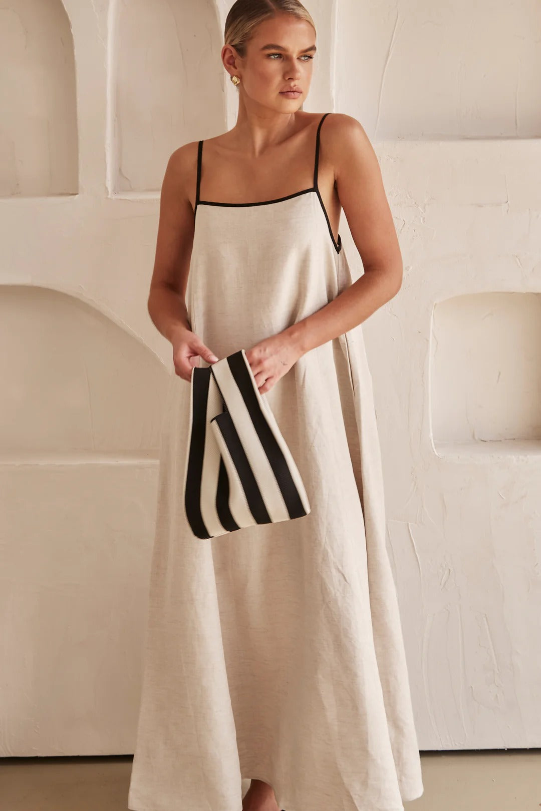 Sienna | Minimalistische Linnen Maxi Jurk met Spaghettibandjes