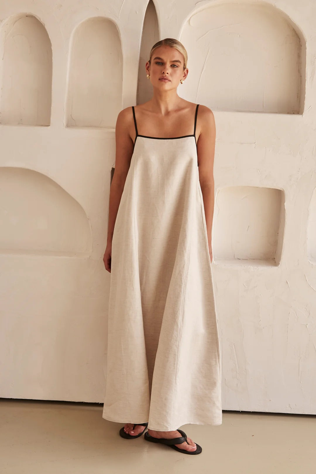 Sienna | Minimalistische Linnen Maxi Jurk met Spaghettibandjes