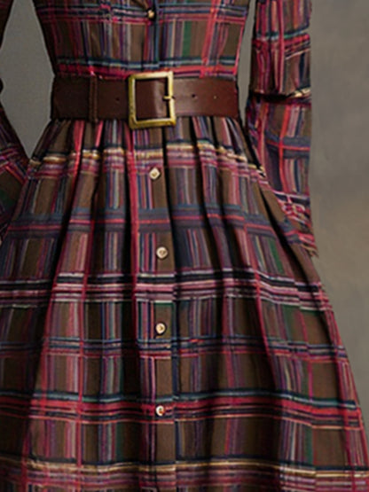 Damen Maxikleid mit Reverskragen und rotbraunem Karomuster inklusive Gürtel