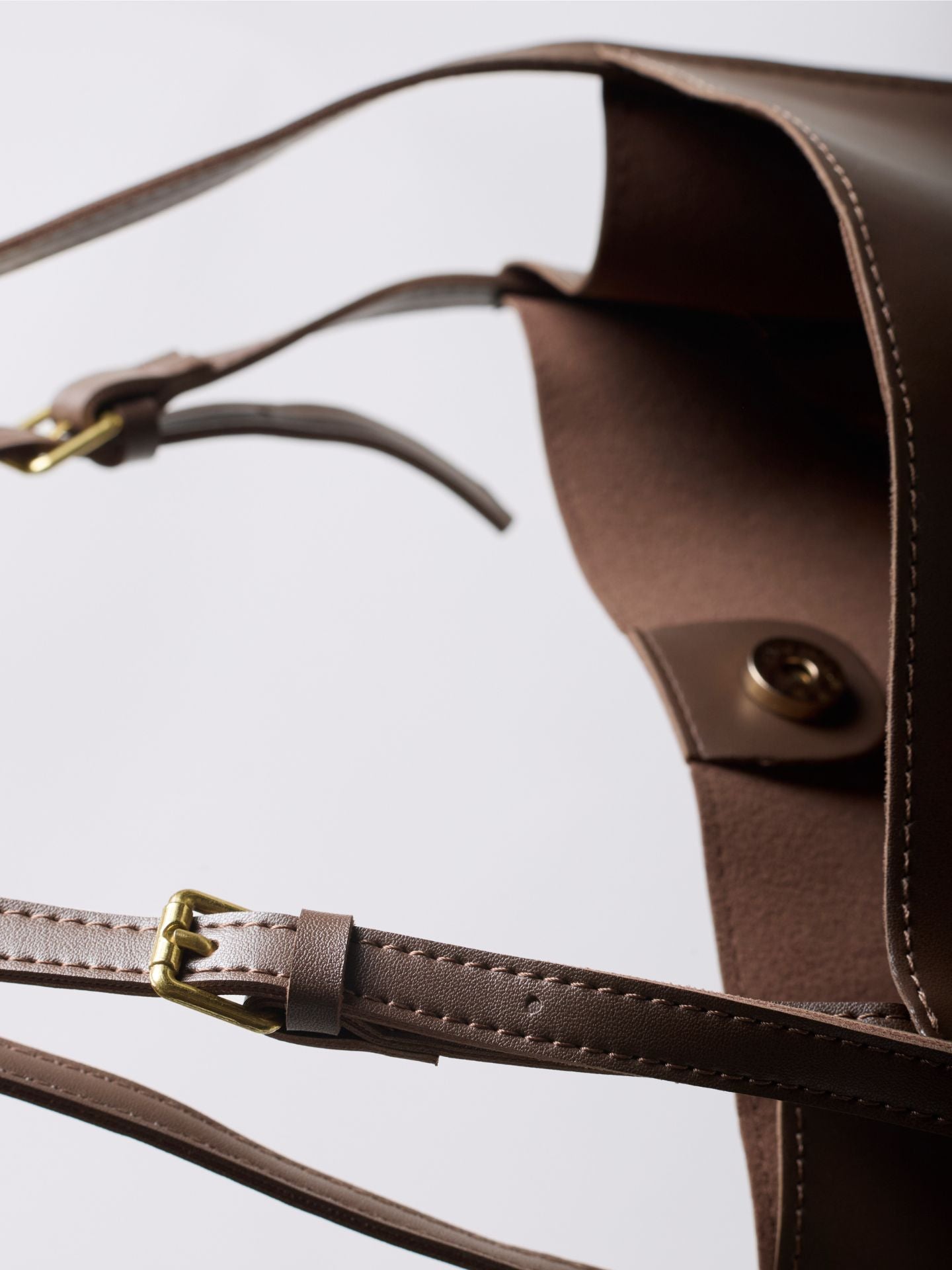 Halfronde Vegan Leren Schoudertas – Elegant & Ruim voor Dagelijks Gebruik