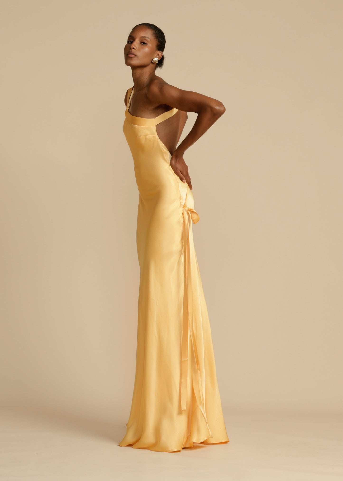 Dames Satijnen Maxi Jurk | One Shoulder & Elegant
