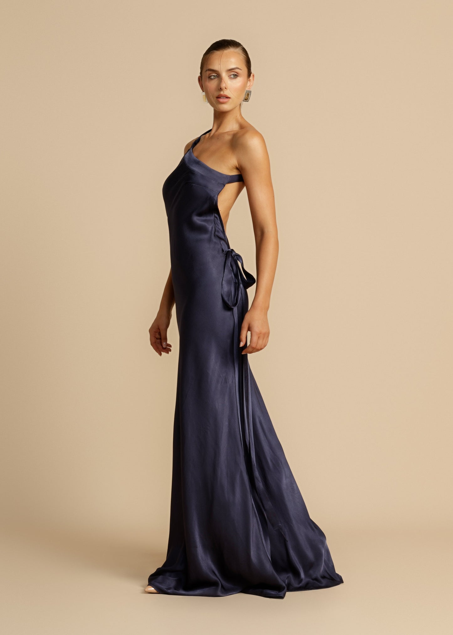 Dames Satijnen Maxi Jurk | One Shoulder & Elegant