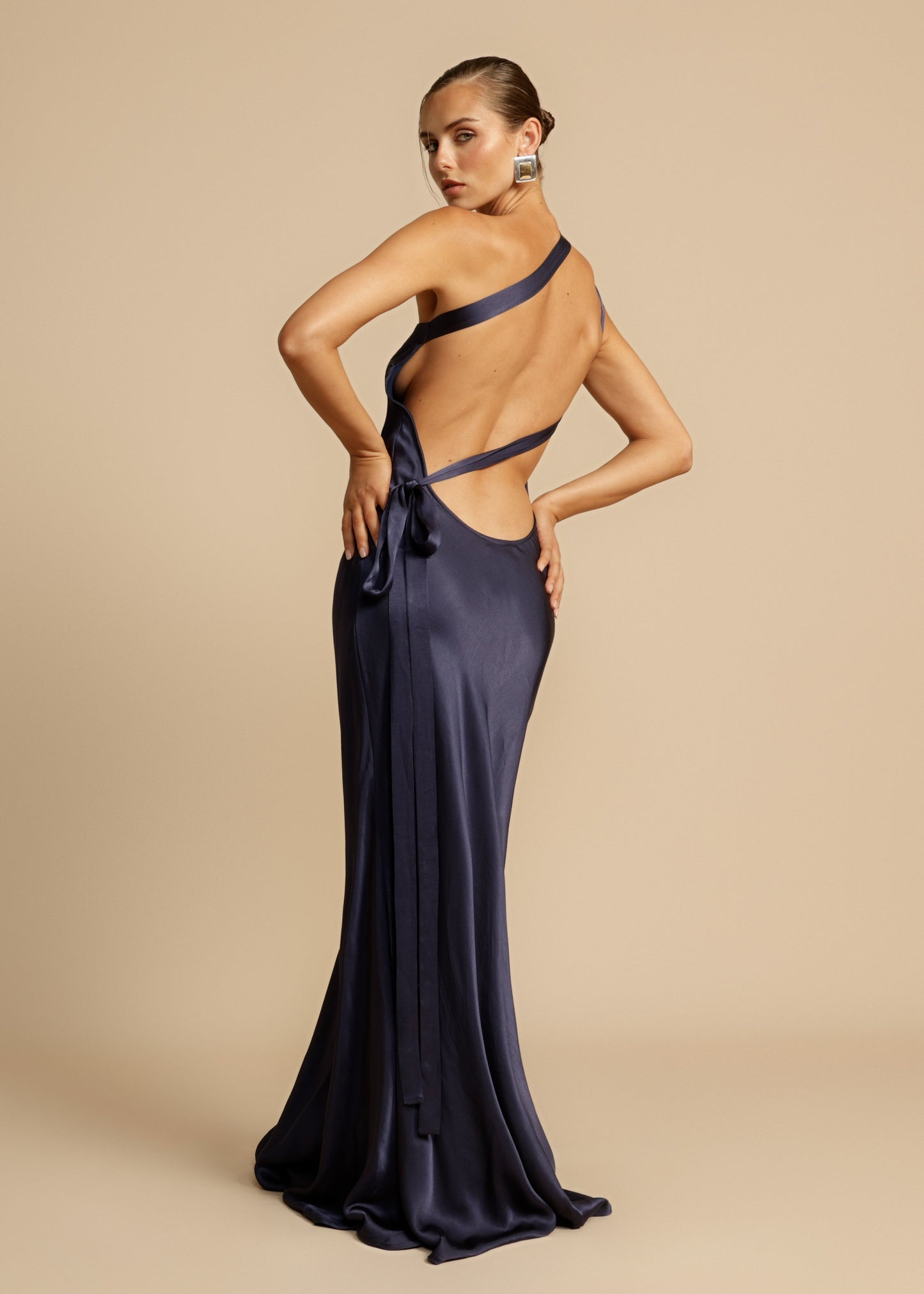 Dames Satijnen Maxi Jurk | One Shoulder & Elegant