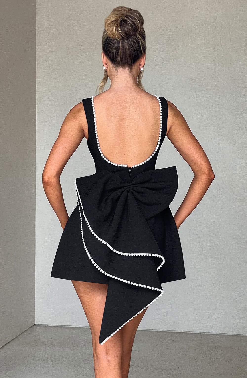 Elara Mini Jurk | Elegante Pasvorm & Moderne Structuur