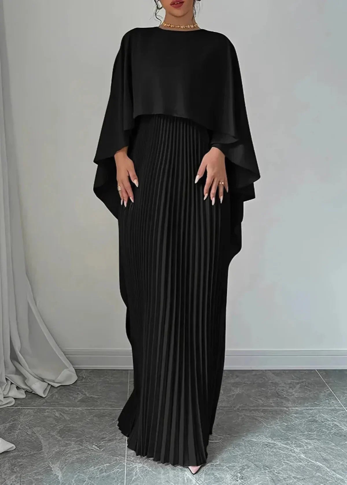 Dames Maxi Jurk | Geplisseerd & Cape Top | Elegant