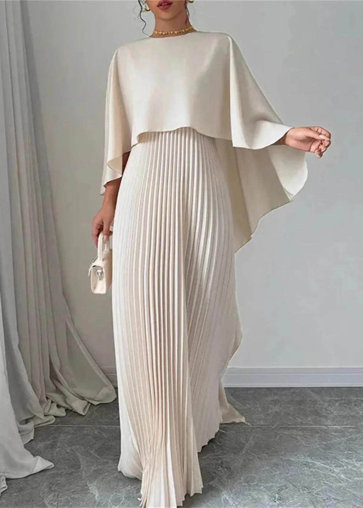 Dames Maxi Jurk | Geplisseerd & Cape Top | Elegant