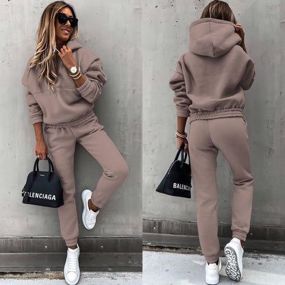Comfortable Tracksuit for Women – Breathable, Modern & Versatile