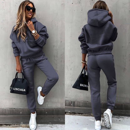 Comfortable Tracksuit for Women – Breathable, Modern & Versatile