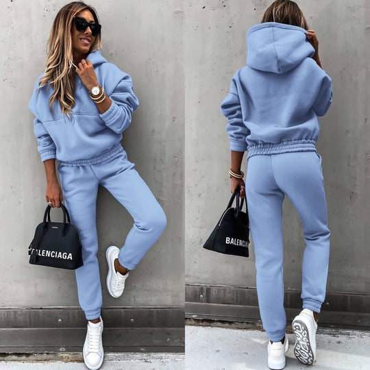 Comfortable Tracksuit for Women – Breathable, Modern & Versatile