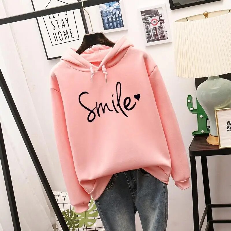 Smile-Love Hoodie – Comfortabele Damestrui met Liefdesprint