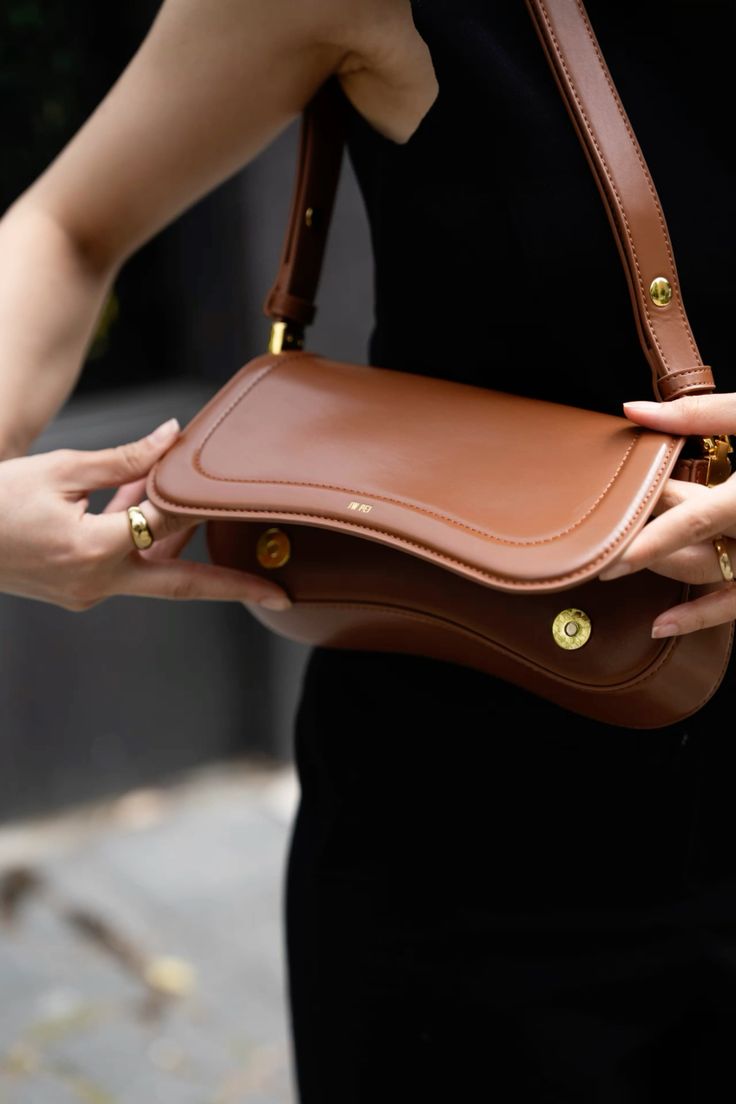 Vegan Leren Schoudertas – Minimalistisch, Elegant & Praktisch voor Elke Dag