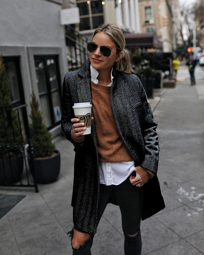 Lange Damesjas met Knopen – Structuurcoat met Reverskraag