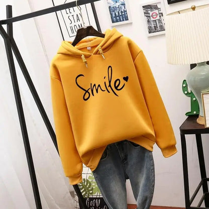 Smile-Love Hoodie – Comfortabele Damestrui met Liefdesprint