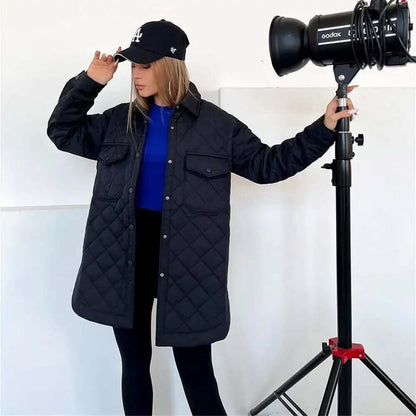 Klassieke Gewatteerde Damesjas met Drukknoopsluiting en Tailleceintuur