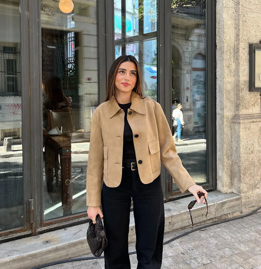 Dames Suède Jas – Korte Stijl met Knopen en Tailored Pasvorm