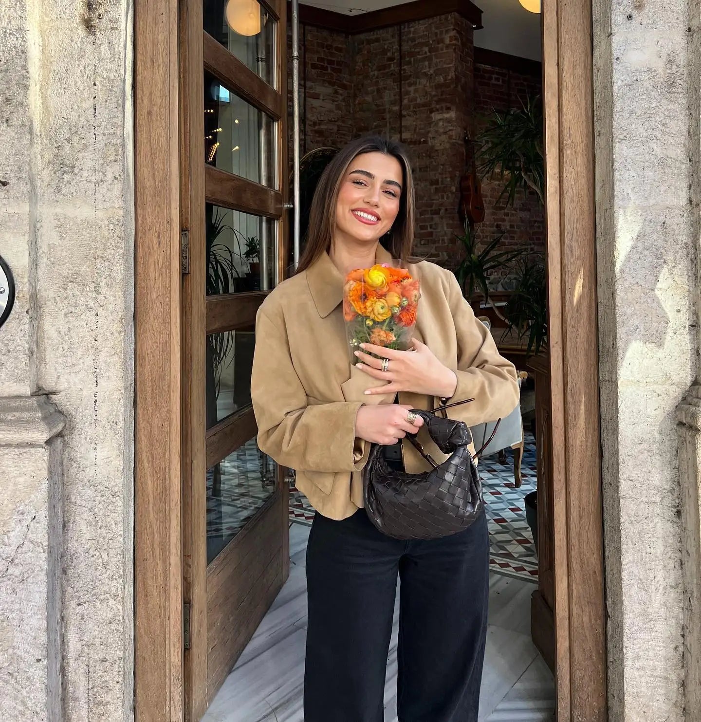 Dames Suède Jas – Korte Stijl met Knopen en Tailored Pasvorm