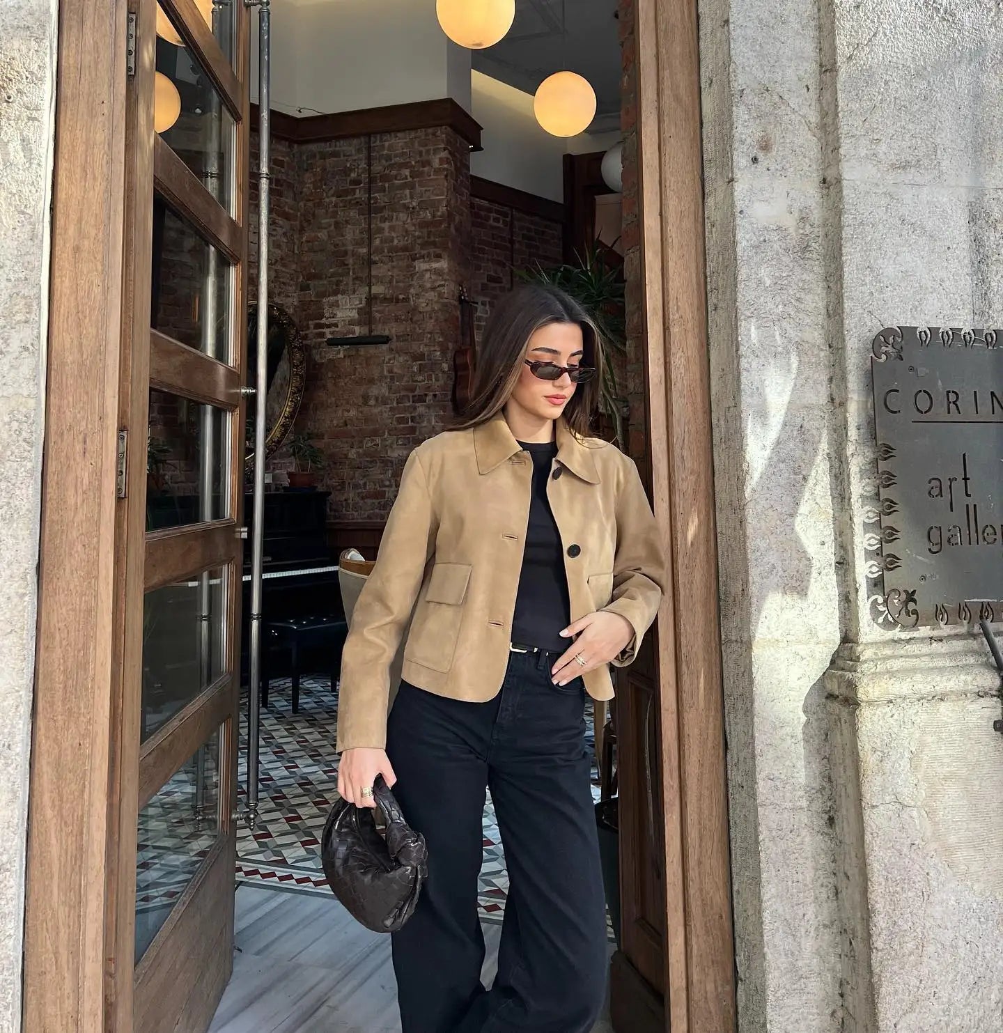 Dames Suède Jas – Korte Stijl met Knopen en Tailored Pasvorm