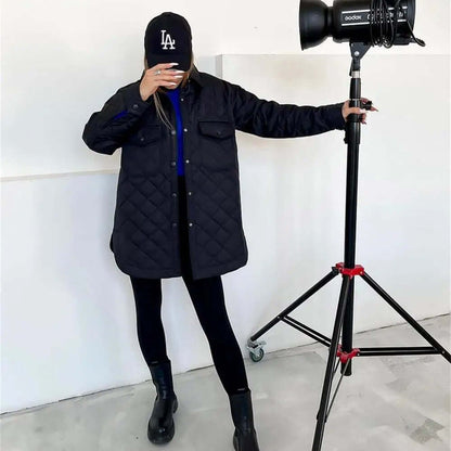 Klassieke Gewatteerde Damesjas met Drukknoopsluiting en Tailleceintuur