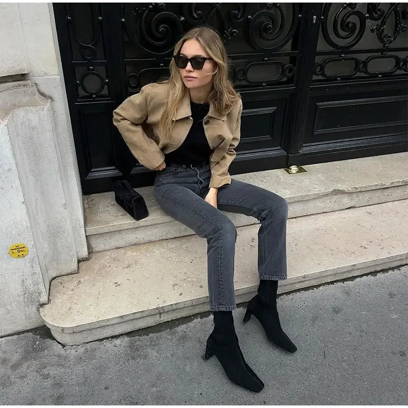 Dames Suède Jas – Korte Stijl met Knopen en Tailored Pasvorm