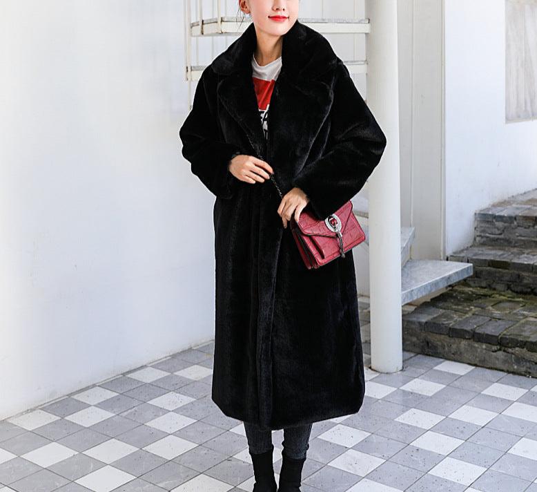 Women's long soft plush coat – Warm, stylish and elegant for cold days
