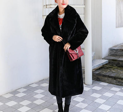 Women's long soft plush coat – Warm, stylish and elegant for cold days