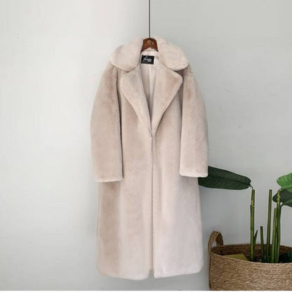 Women's long soft plush coat – Warm, stylish and elegant for cold days