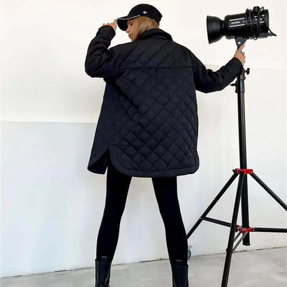 Klassieke Gewatteerde Damesjas met Drukknoopsluiting en Tailleceintuur