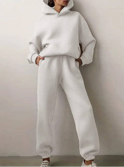 Women's Tracksuit with Hoodie and Long Sleeves – Casual & Comfortable