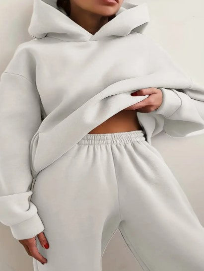 Women's Tracksuit with Hoodie and Long Sleeves – Casual & Comfortable