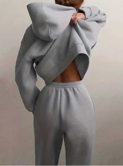 Women's Tracksuit with Hoodie and Long Sleeves – Casual & Comfortable