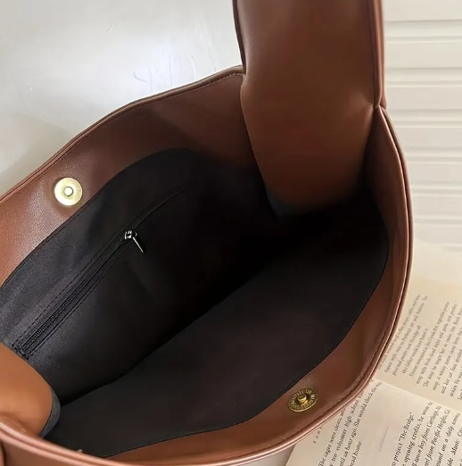 Bruin-Zwarte Leren Handtas – Tijdloos, Elegant & Verstelbare Schouderriem