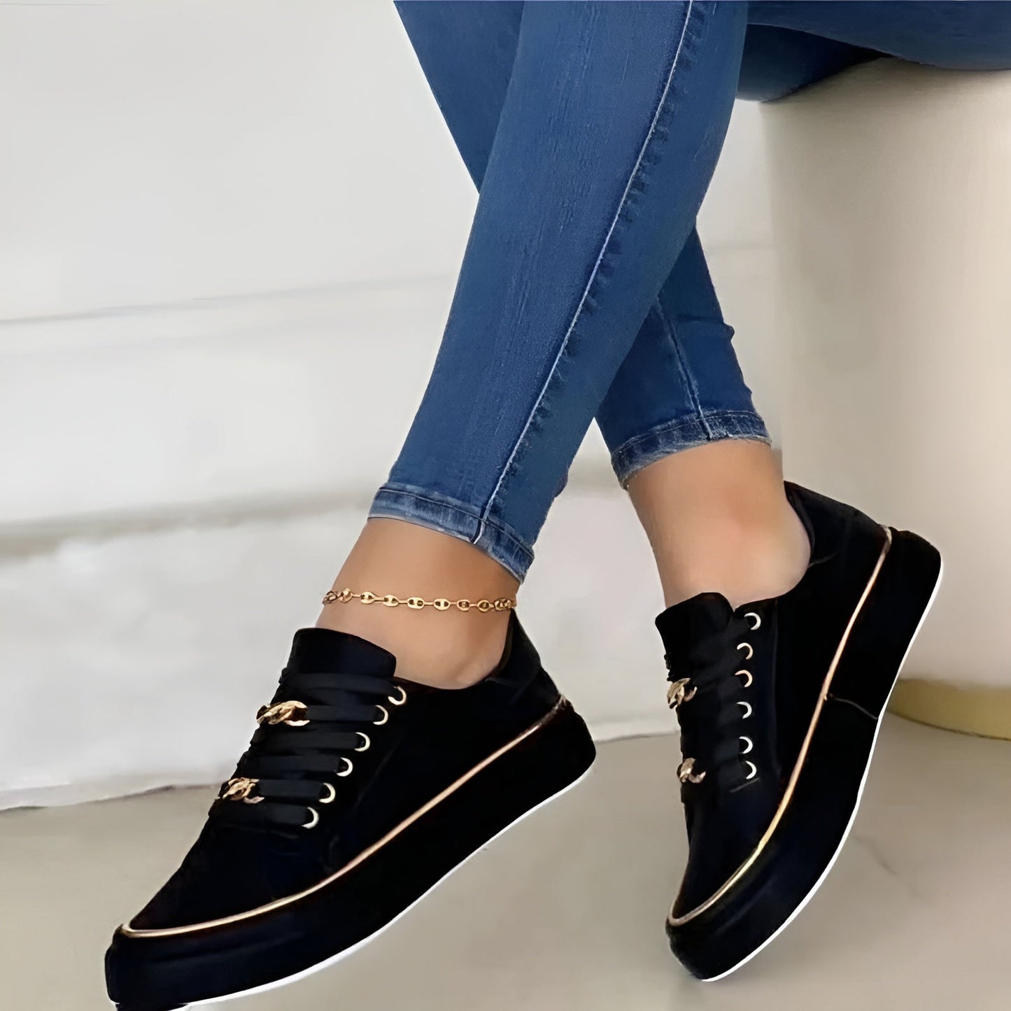 Women's Platform Sneakers with Chain Detail – Casual Shoes for Everyday Use