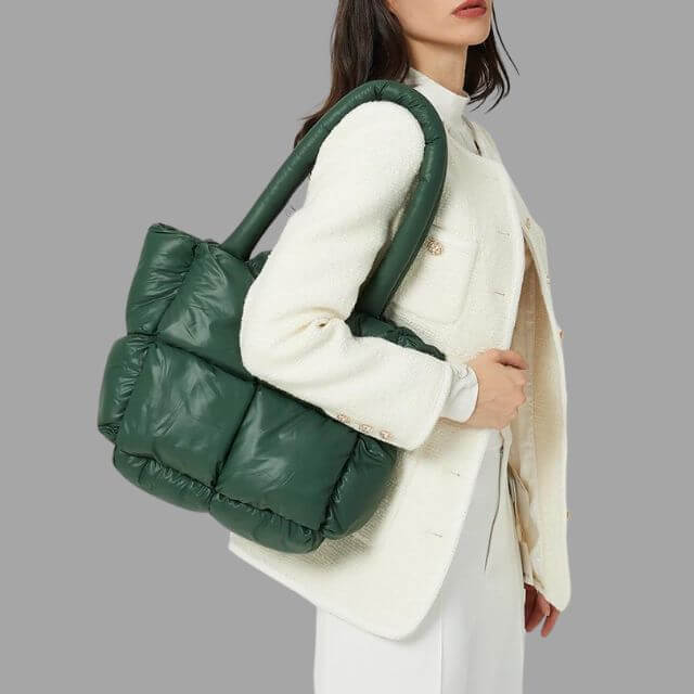 Metallic Puffer Draagtas met Ruches en Crossbodyfunctie