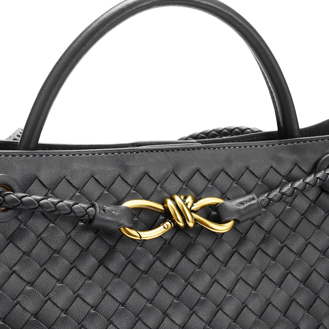 Luxury Shoulder Bag for Women – Elegant, Durable & Versatile