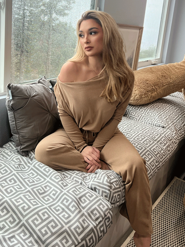 Gestricktes Damen-Set mit Off-Shoulder-Top – Bequem & stilvoll