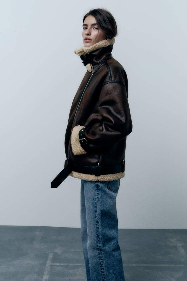 Karina | Damesjas met Revers van Kunstleer – Elegant & Waterafstotend