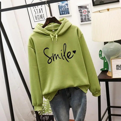 Smile-Love Hoodie – Comfortabele Damestrui met Liefdesprint