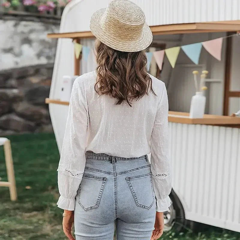 Amélie – Dames Blouse met Kantdetails en Ruches