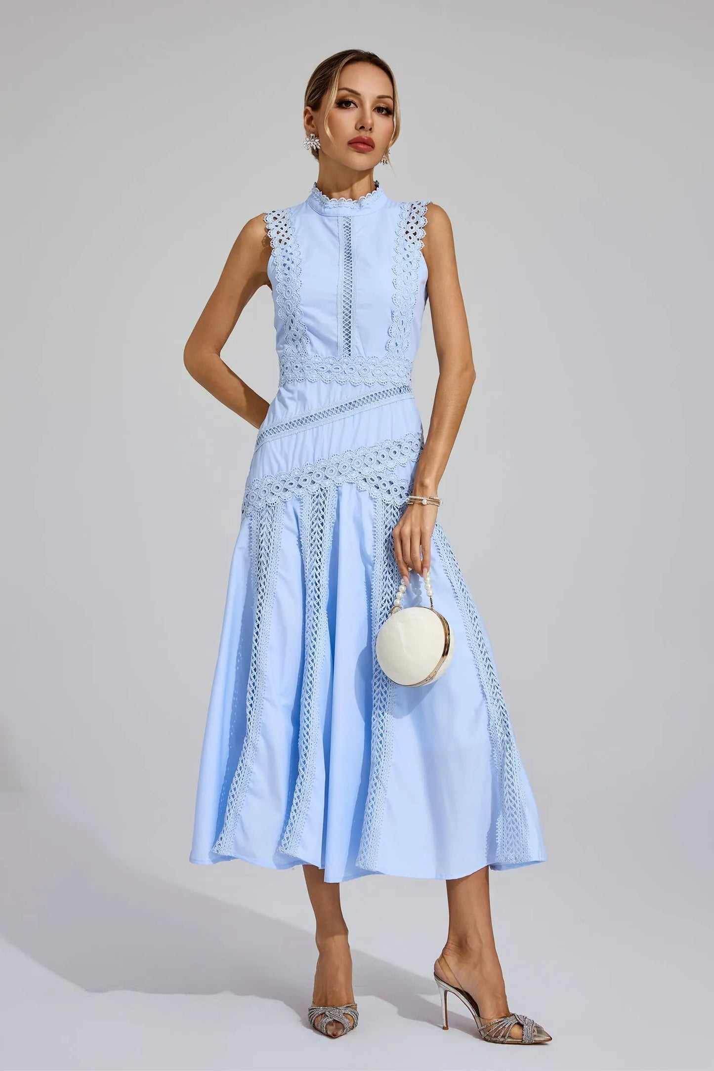 Valerie | Elegante Midi Jurk met Kantdetails en Hoge Hals