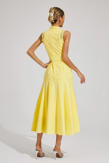 Valerie | Elegante Midi Jurk met Kantdetails en Hoge Hals