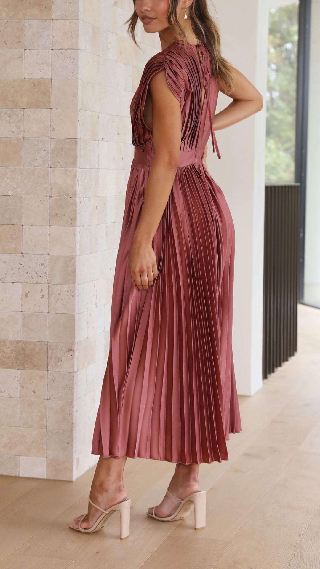 Elena | Elegante Geplooide Midi Jurk voor Bruiloften en Feesten